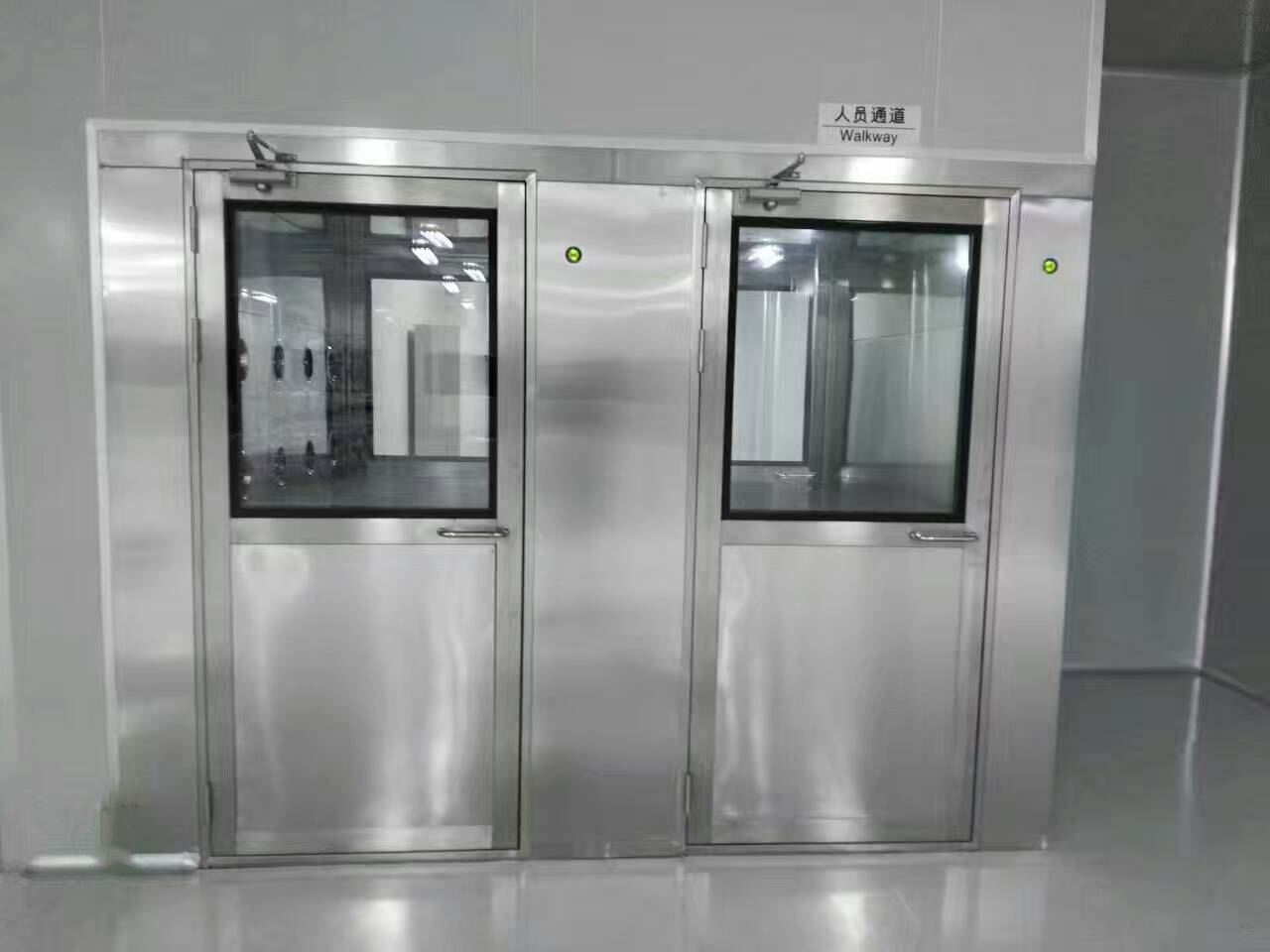 雙人風淋室實拍圖 雙人風淋室實拍圖